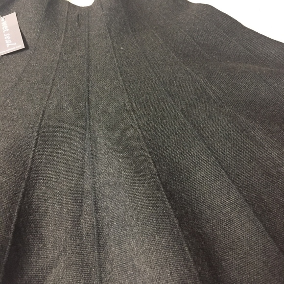 Wet Seal Gray Skirt - Picture 4 of 5